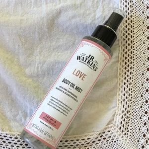 J.R Watkins Love body oil mist